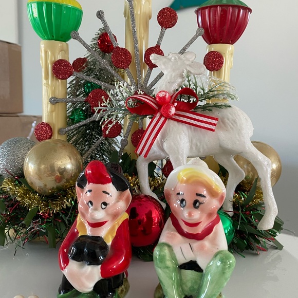 Vintage Knee Hugger Elf Pixie salt and pepper shakers - Picture 1 of 6